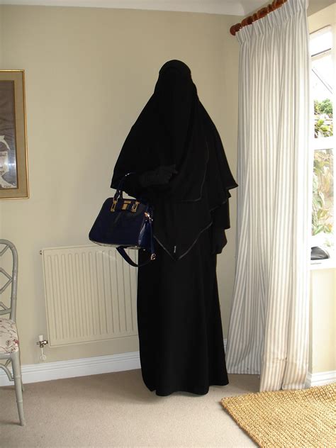 Pin On Niqab Wearing Gloves