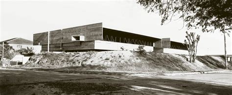 Paulo mendes da rocha (born october 25, 1928 in vitória, espírito santo) is a brazilian architect. Mendes da Rocha House, São Paulo - Paulo Mendes da Rocha ...