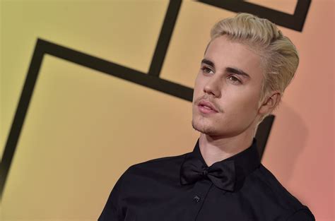 Justin Bieber Reveals The Last Time He Said Hes Sorry Glamour