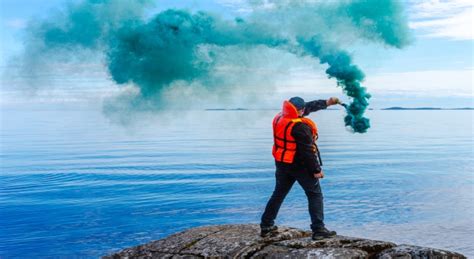 4 Effortless Steps To Make Your Own Smoke Signal Flares Survivopedia