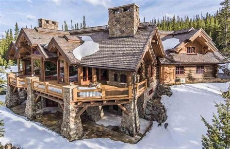 8 Of The Most Stunning Log Cabin Homes In America