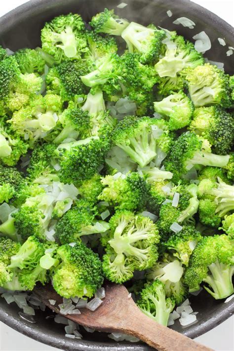 It's easy to make, packed with protein it's so easy to make, packed with protein, loaded with broccoli and full of vibrant herby aromatics. Homemade comfort food is easy with this Broccoli Rice and ...