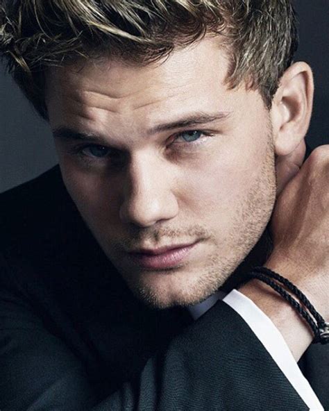 Jeremy Irvine