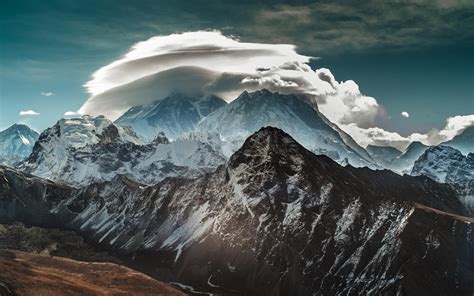 Download 2560x1600 Himalaya Mountains Peak Scenery Wallpapers For