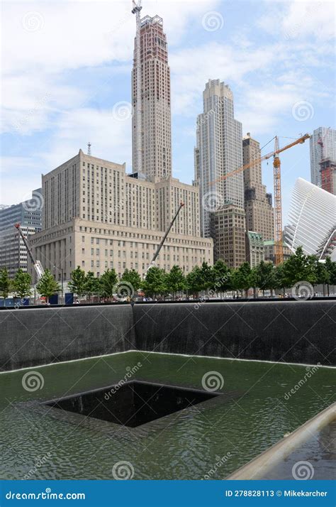 Ground Zero In New York City Editorial Stock Photo Image Of Pool