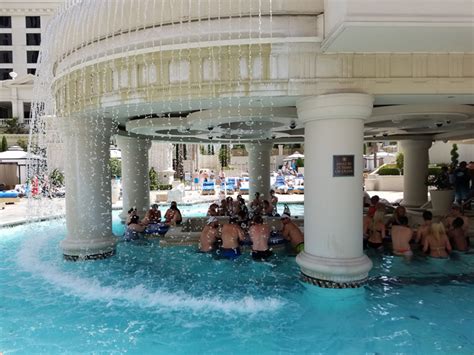 The Best Vegas Hotels With Swim Up Bars