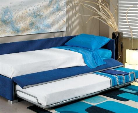 Con il letto singolo summer b puoi regalare alla cameretta dei tuoi ragazzi un tocco di eleganza e tutta l'esclusività berto a prezzo promozionale outlet. centri camerette specializzati in camere e camerette per ragazzi - letto singolo imbottito con ...