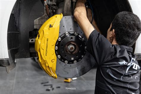 Porsche Ceramic Composite Brake ชุดเบรคเซรามิคแท้ สำหรับ Porsche ทุก