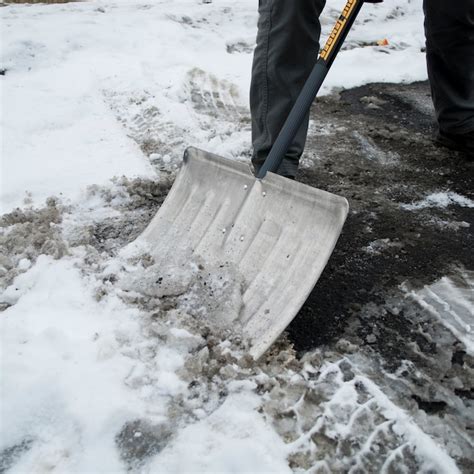 Ames True Temper 18 In Aluminum Snow Shovel With 36 In Steel Handle In