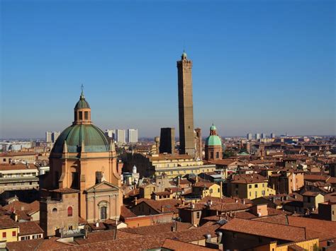 Casse dello stadio chiuse lunedì. Italien - Ganz persönlich, für dich!: Die schiefen Türme ...