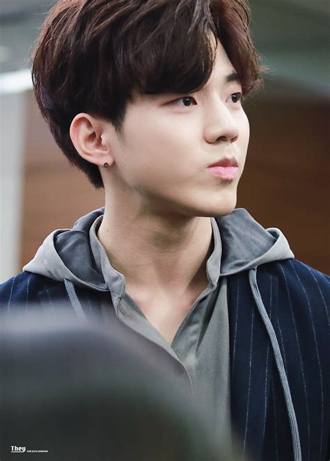 The latest tweets from @day6official 데이식스의 피어싱 on Twitter: "오늘도 콘서트 화이팅 #도운 #Dowoon #day6…