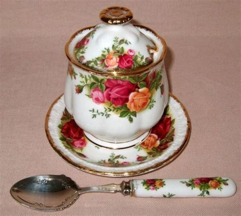 ♥ Royal Albert Old Country Roses Preserve Pot Stand And Spoon ♥