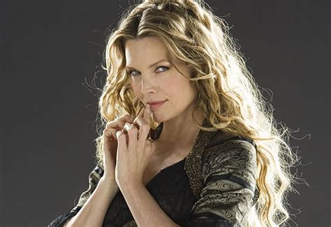 Michelle Pfeiffer In Talks To Play The Queen In Maleficent 2 Hype My