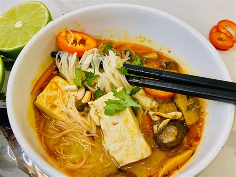 Easy Spicy Thai Noodle Soup