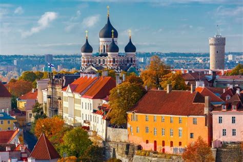 A finnek maguk az országukat jellemzően nem tekintik skandinávia. A Balti-tenger fővárosai és a finn tóvidék - csoportos ...