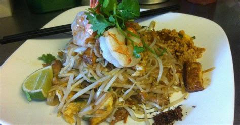 Where is the thai basil restaurant in vancouver? Thai Basil opens up fourth location in East Vancouver ...