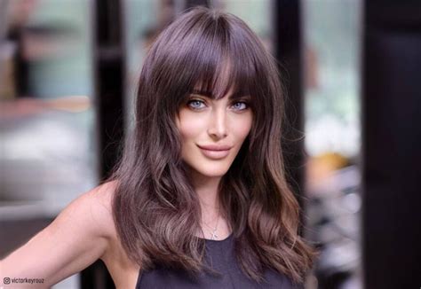 27 Flattering Ways To Wear Bangs For Women With Small Foreheads