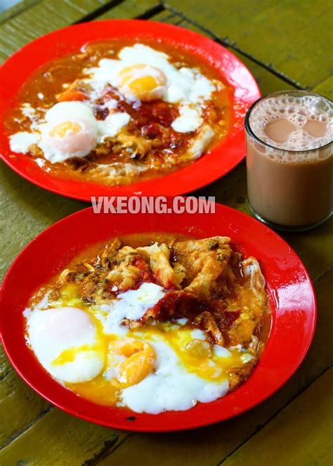 The most popular dish here is roti tsunami. Roti Tsunami @ Roti Canai Pak Ali, Pantai Dalam (Kuala Lumpur)