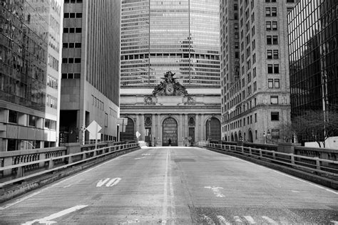 New York Citys Abandoned Streets Captured In Eerie Pictures That Look