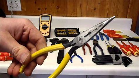 herramientas para electricistas imprescindibles reparaciones hermanos garcia