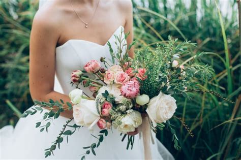 To get a feel for a few real wedding floral budgets, here's an example budget breakdown from a real couple. Average Cost of Wedding Flowers - ValuePenguin