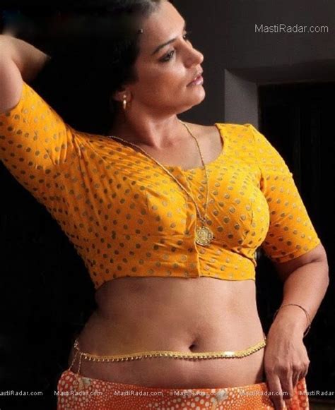 Mallu Actress And Aunty Hot And Sexy Photos In Saree And