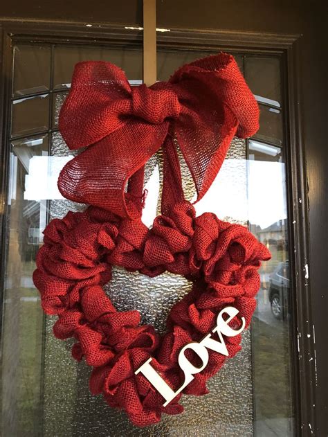 My Valentines Wreath 🥰 So Easy And So Much Fun Valentine Craft