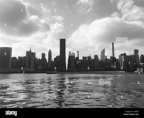 Manhattan Skyline In Black And White Stock Photo Alamy