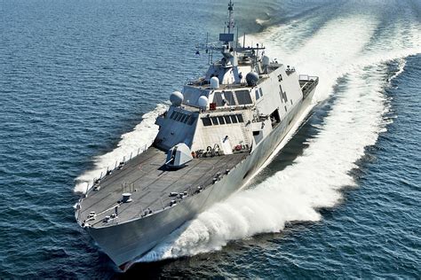 Marinha dos EUA revela navios que têm potencial para descomissionamento