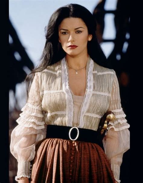 Un bellissimo messaggio da un'amica. From the Mask of Zorro | Catherine zeta jones, Cathrine ...