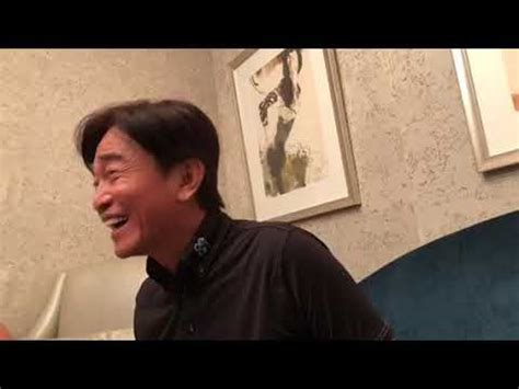 我除了是一台 「聰明」 的機器人，更是潔淨清掃的好幫手。 整機浮動貼合地面、強大的高靜壓風機可以有效吸塵， 同時配合邊刷橫掃、滾刷竪卷等立體清掃系統可以輕鬆吸起浮土灰塵、毛髮、碎屑，更可深度清潔地板、 吳宗憲回應海豚吸塵器消費糾紛 - YouTube