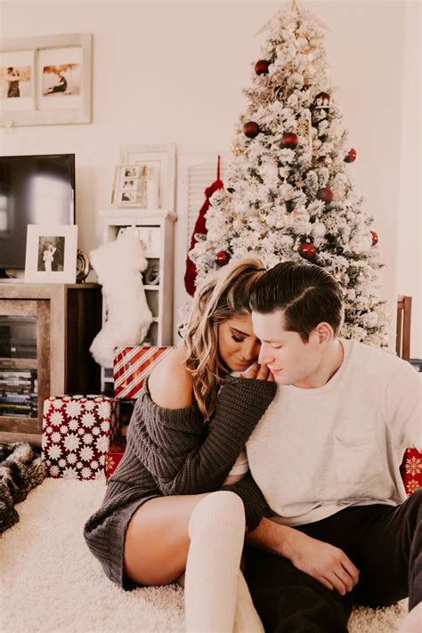 In Home Christmas Session Cute Couple Cozy In Home Session Inspo Couples Photography