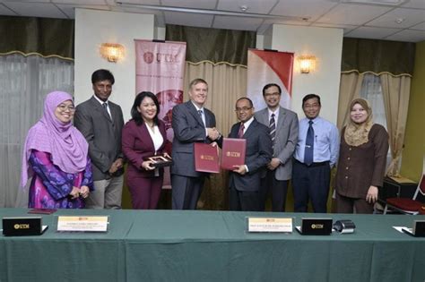 Group chief financial officer at upm holdings sdn. Memorandum of Agreement (MoA) on 10 Mega Watt Solar Farm ...