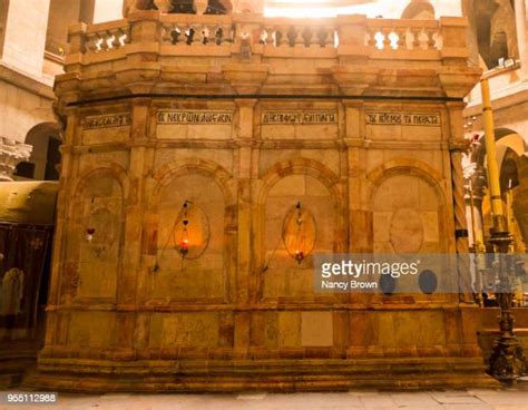 Aedicule Photos And Premium High Res Pictures Getty Images