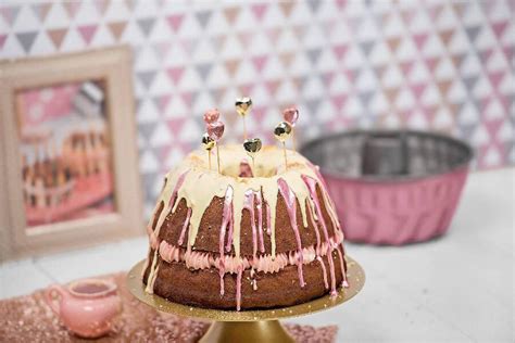 Stelle den kuchen mindestens 4 stunden kalt (am besten über nacht). Haselnuss-Kuchen mit Cranberry-Ganache-Füllung - KochForm