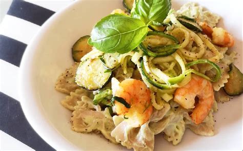 Maybe you would like to learn more about one of these? Ricetta Pasta con salsa di avocado, zucchine e gamberi ...