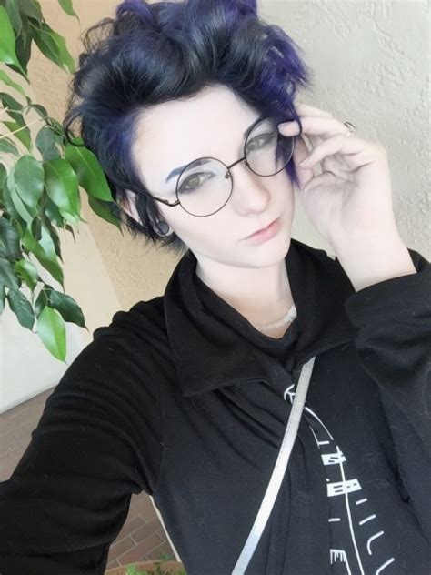 While the blonde hair is quite adorable, the black hair is also stunning and attractive. short blue hair on Tumblr
