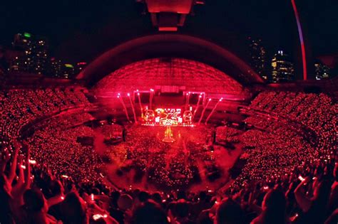 Coldplay Lights Up Toronto With A Head Full Of Dreams 2017 Live Music
