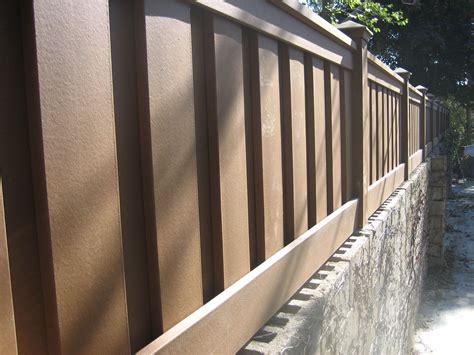 Trex Fencing composite provides a beautiful, unique, low-maintenance