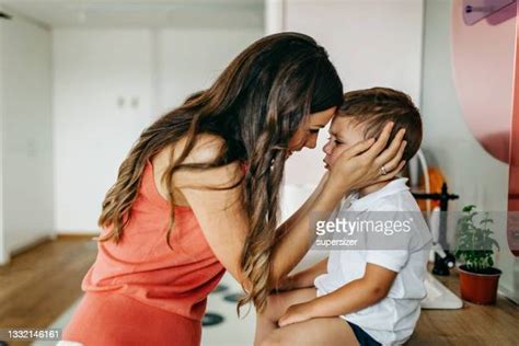 Mother And Young Son Touching Foreheads Fotografías E Imágenes De Stock Getty Images