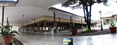 Meskipun sudah lama dibangun, desain rumah ini masih sangat. Uniknya Bangsal Kencono, Rumah Adat Yogyakarta Warisan ...