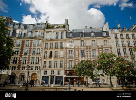 Place Dauphine, Paris High Resolution Stock Photography and Images - Alamy