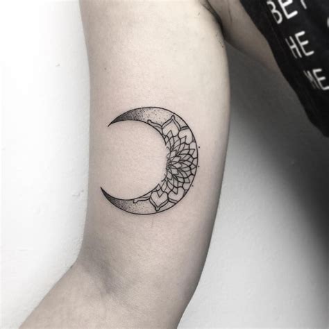 Moon Mandala Tattoo By Ynnopya Tatuaje De Luna Llena Diseños De