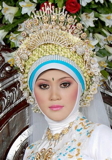 # 144 pengantin out of 321 stories. Galeri Model Riasan Pengantin Hijab Sederhana Yang Paling ...