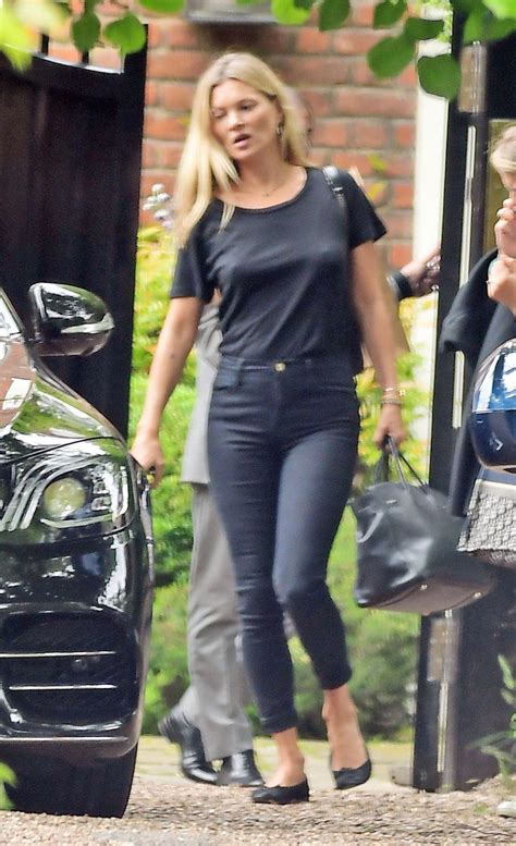 Kate Moss Paparazzi Braless Shots Thefappening Link