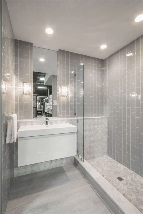 Best 10 master bathroom design ideas for 2020 | pouted.com from meet the year 2020 collection modern bathroom design trends 2020, vibrant colors of bathroom tiles, fixtures and accessories. Astounding New Bathroom Ideas Of Small Modern Fresh White ...
