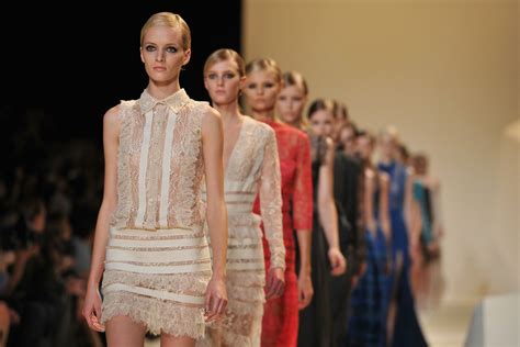 France Cracks Down On Anorexia By Banning Super Skinny Models From Runway Vanity Fair
