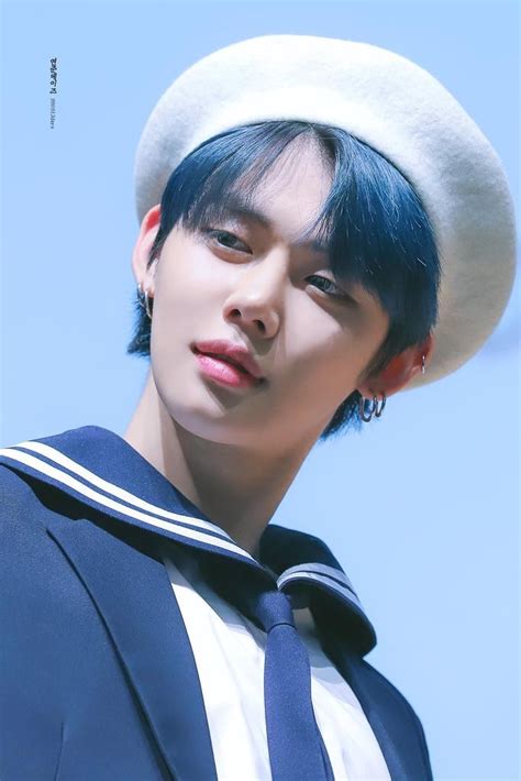 Txt yeonjun being a flirt during online fansigns. Tanggal Lahir Member TXT, Mulai dari Huening hingga ...