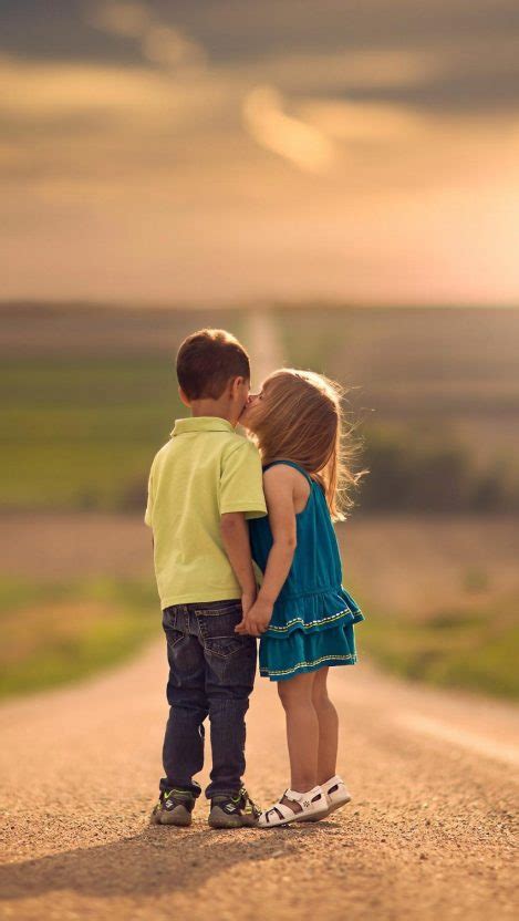 May 18, 2021 · on may 18, 2021, khushi kapoor took her pooch out for a walk and was captured by paparazzi. Cute-Kids-Kiss-iPhone-Wallpaper - iPhone Wallpapers