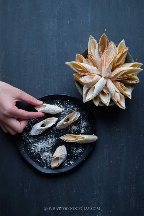 Kuih batang buruk ringkas resapi ramadan kuih raya 2021. Easy Kuih Batang Buruk (Crispy Sweet Spring Roll Snack)